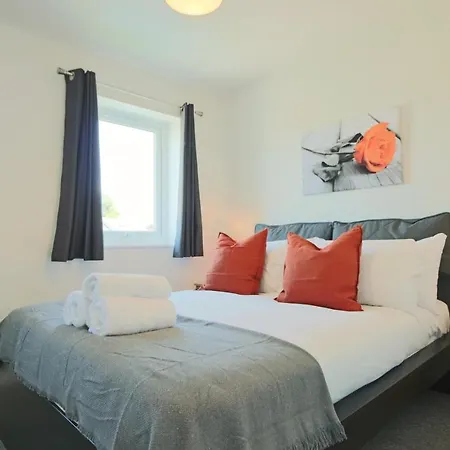 2 Bedroom House In Bradley Stoke- Hopewell Nyaraló *