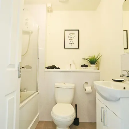 Holiday home 2 Bedroom House In Bradley Stoke- Hopewell Bristol