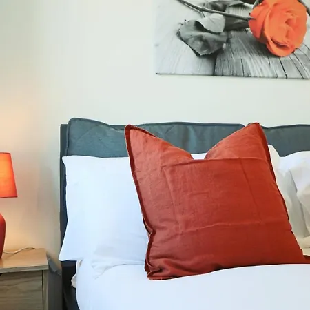 Holiday home 2 Bedroom House In Bradley Stoke- Hopewell Bristol