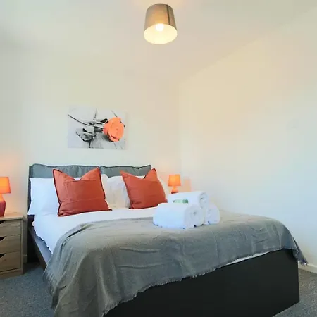 Holiday home 2 Bedroom House In Bradley Stoke- Hopewell Bristol