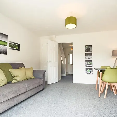 2 Bedroom House In Bradley Stoke- Hopewell * Bristol